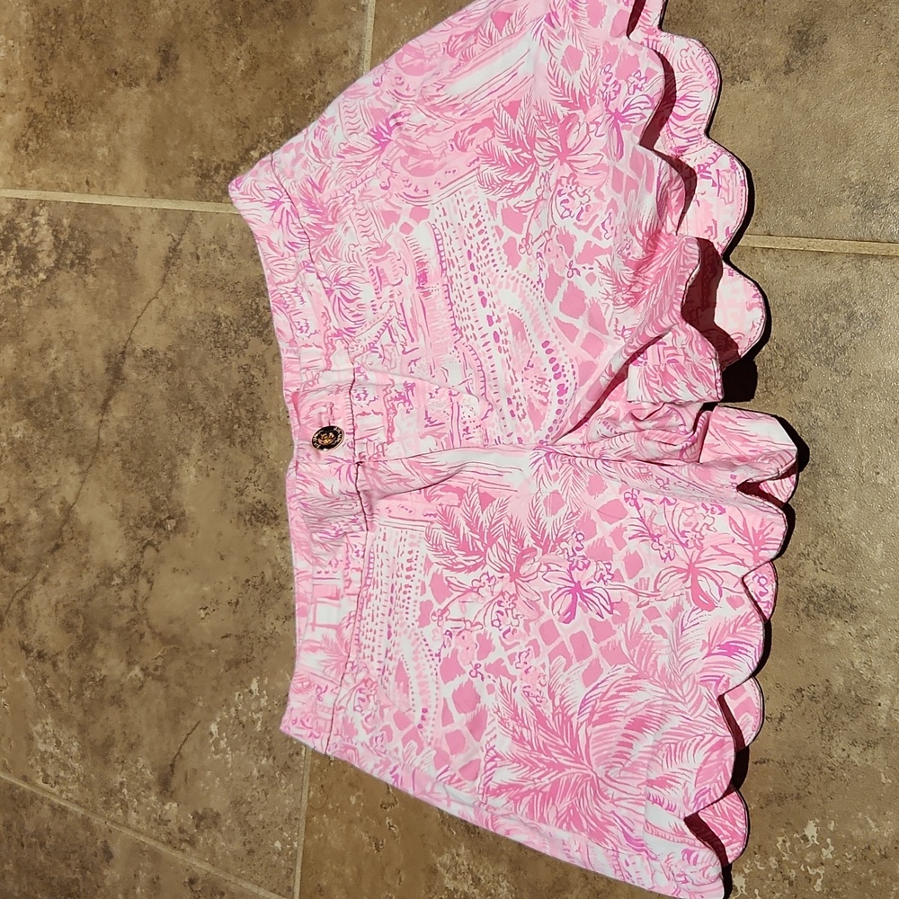 Euc pink and white tropical shorts